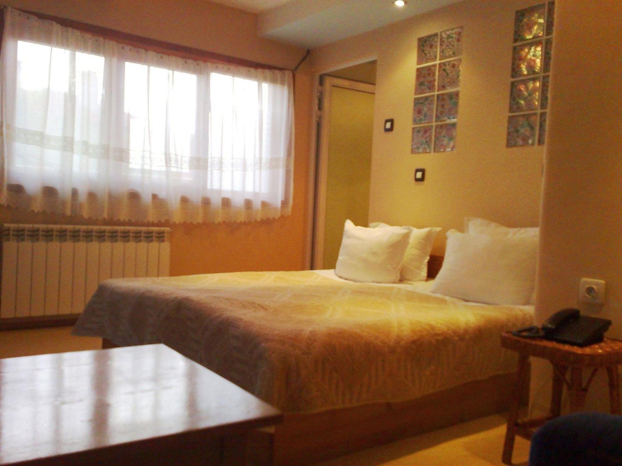 Family Hotel Sonata Samokov Exteriér fotografie