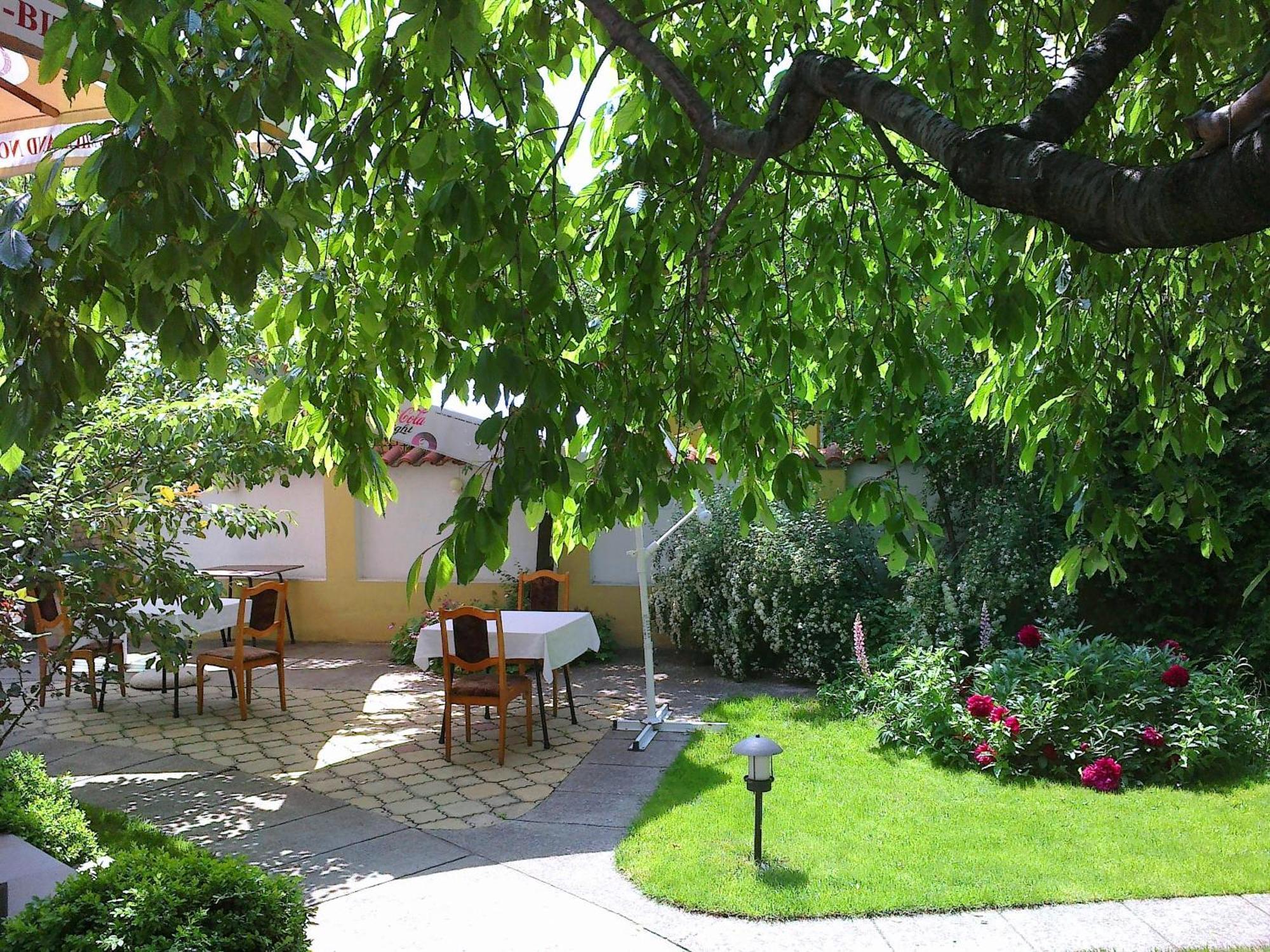Family Hotel Sonata Samokov Exteriér fotografie