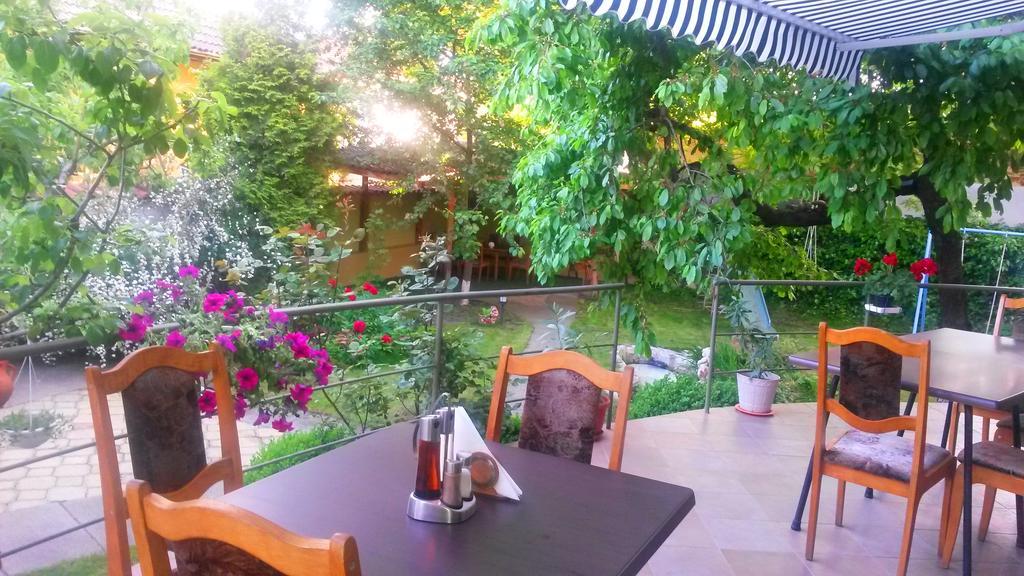 Family Hotel Sonata Samokov Exteriér fotografie