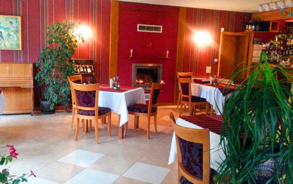 Family Hotel Sonata Samokov Exteriér fotografie